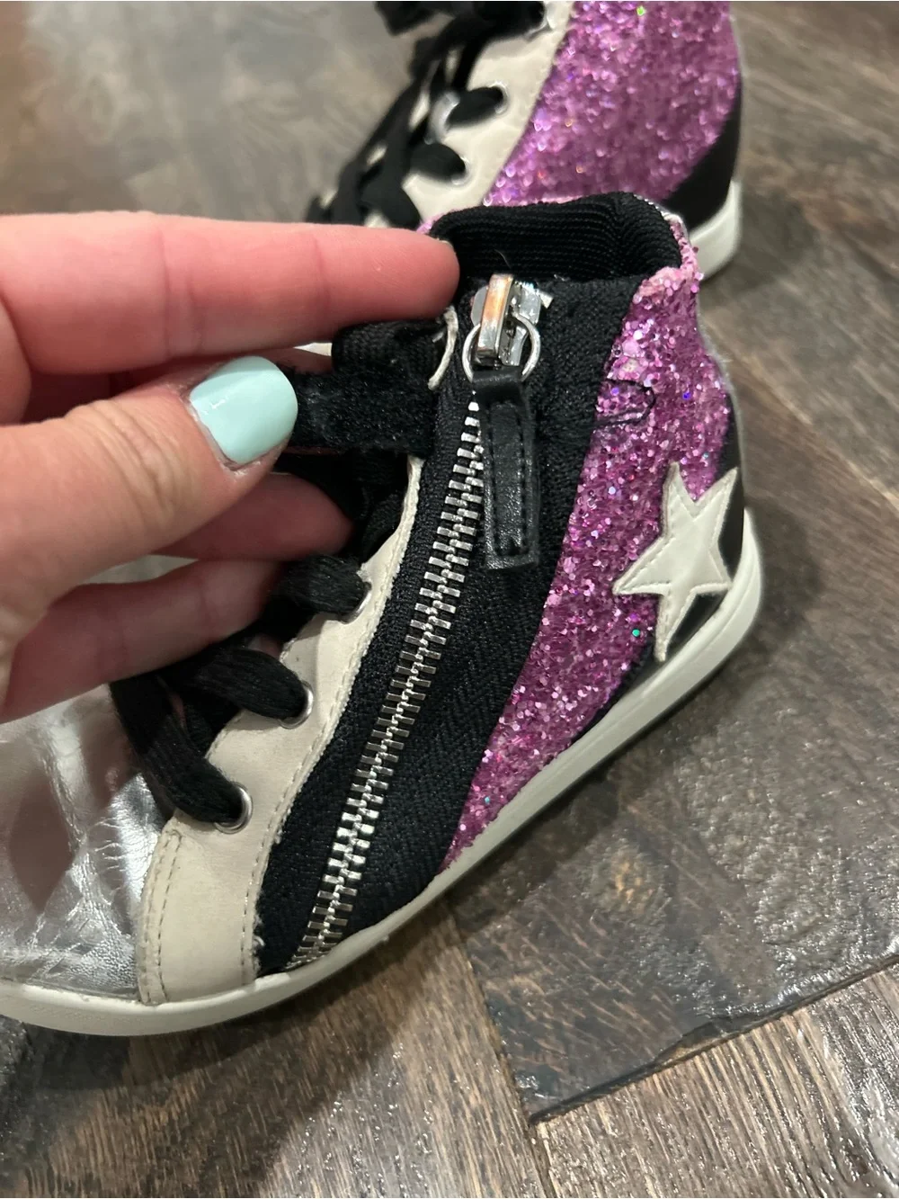Nina Kids Glitter High-Top Zipper Sneakers- size Toddler 9